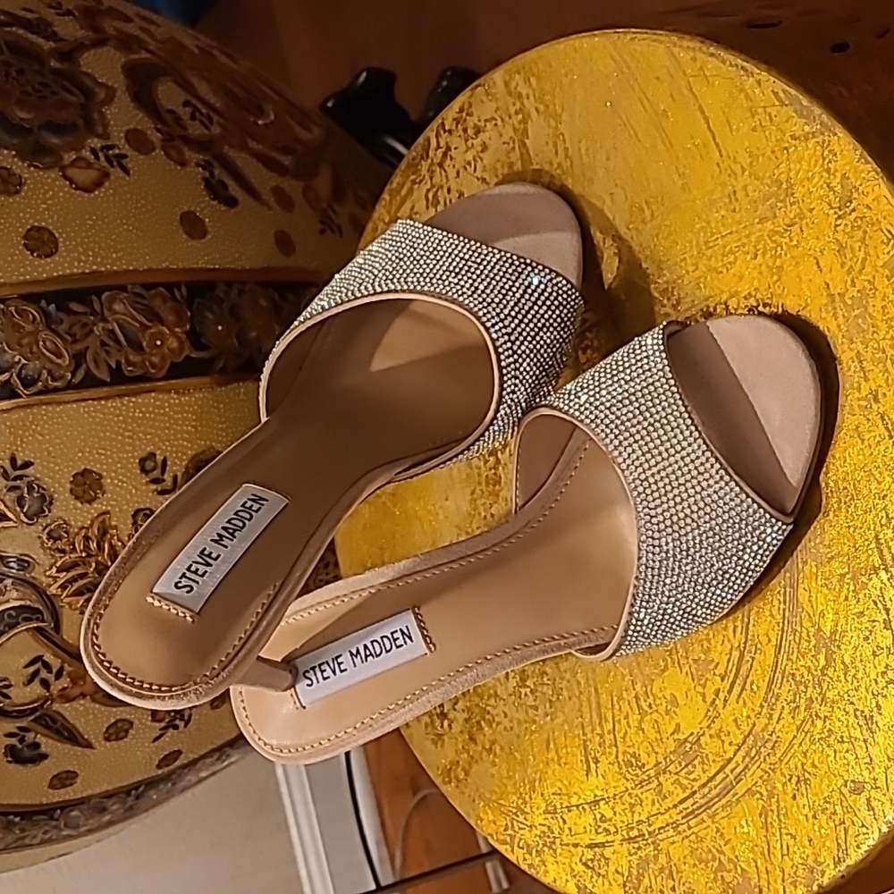 ** Last Chance Sale ** Steve Madden Erinn Sz7